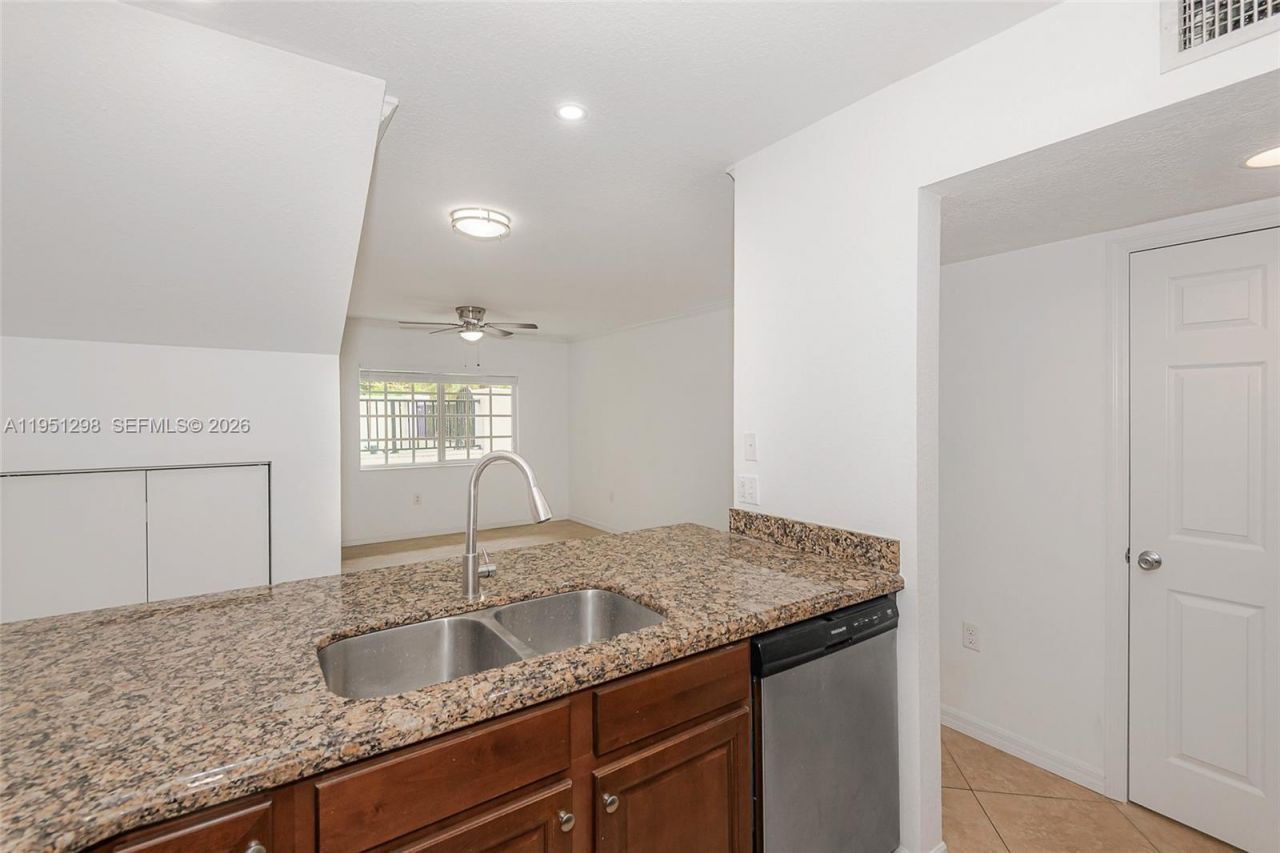 1000 Palm Trl, Unit 6, Delray Beach, FL 33483 Photo