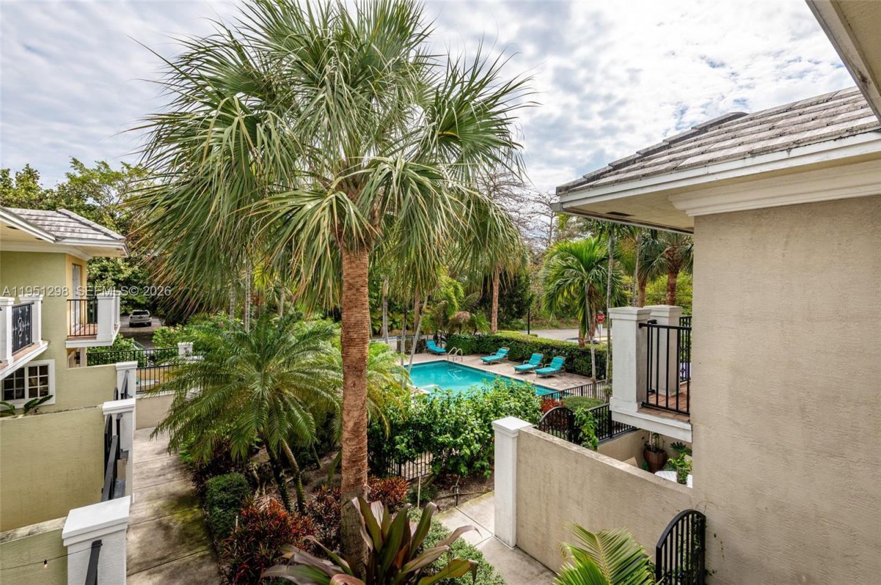 1000 Palm Trl, Unit 6, Delray Beach, FL 33483 Photo