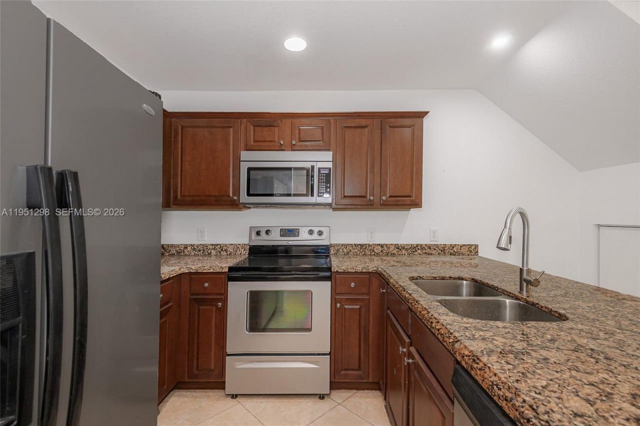 1000 Palm Trl, Unit 6, Delray Beach, FL 33483 Photo