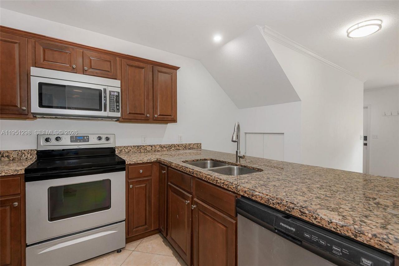 1000 Palm Trl, Unit 6, Delray Beach, FL 33483 Photo