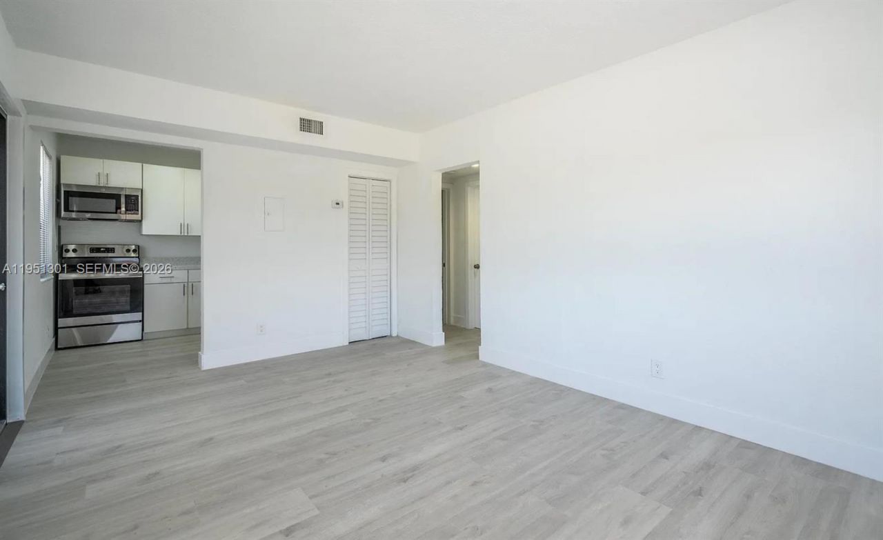 1248 Marseille Dr, Unit 2, Miami Beach, FL 33141 Photo