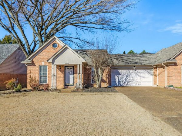 2749 COLONIAL TOWERS DR, Memphis, TN 38016