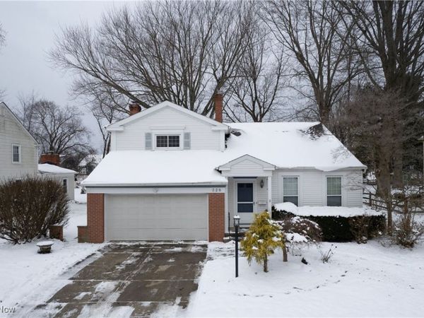 328 Plymouth Drive, Bay Village, OH 44140