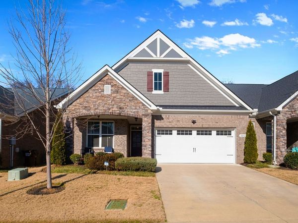 806 Sunset View Dr, Hermitage, TN 37076