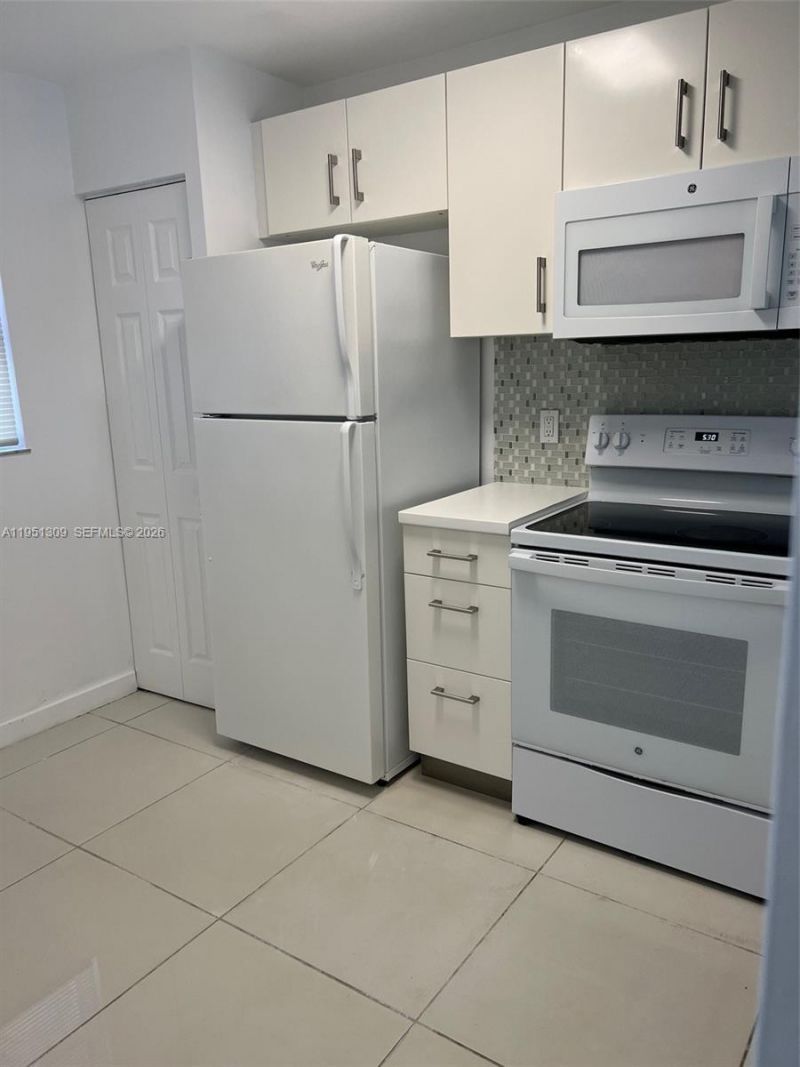 842 NE 209th St, Unit 105-37, Miami, FL 33179 Photo