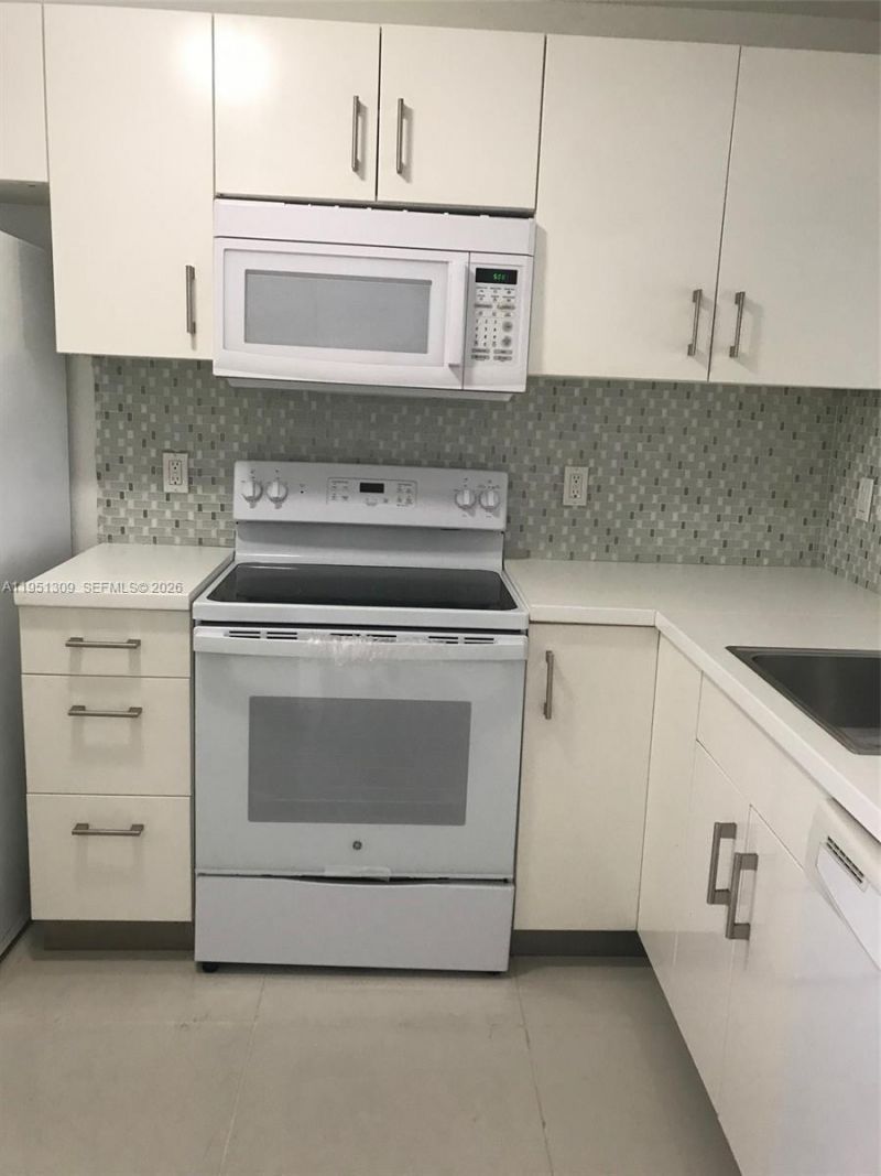 842 NE 209th St, Unit 105-37, Miami, FL 33179 Photo