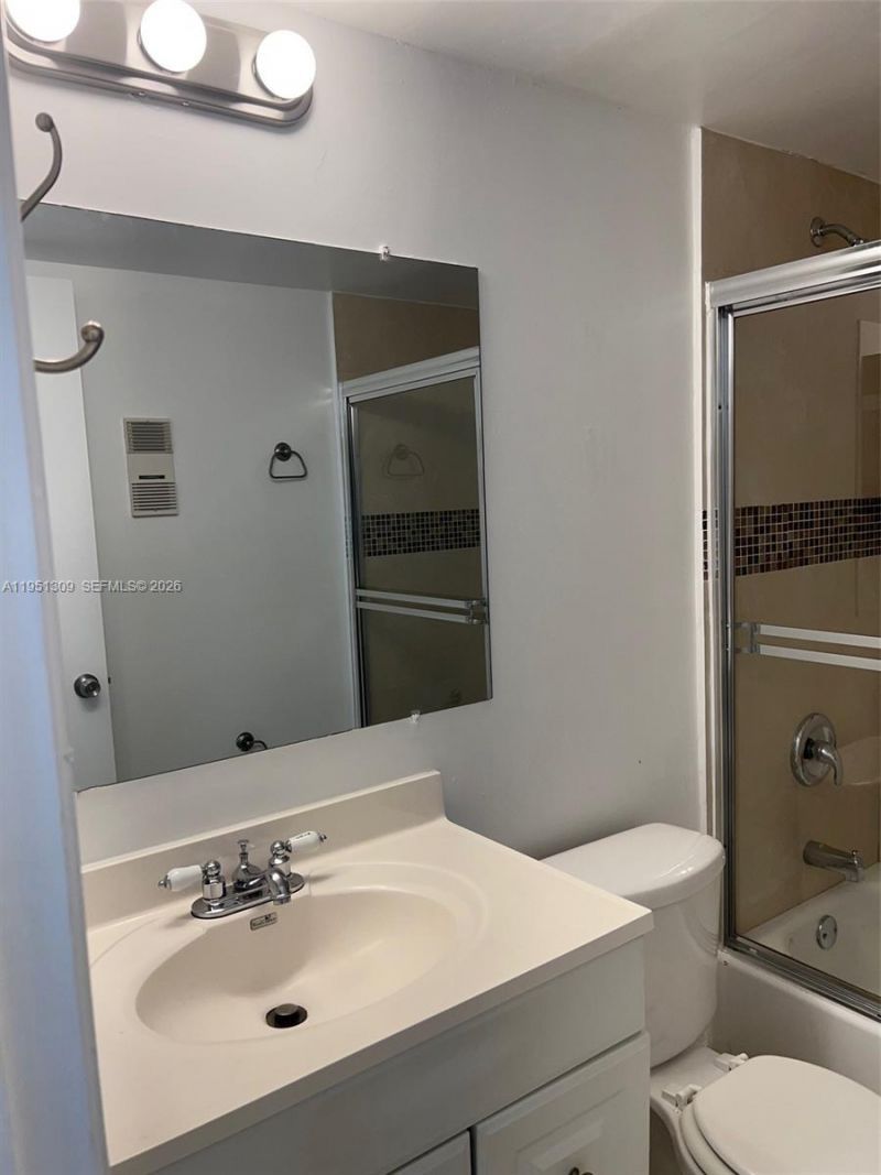 842 NE 209th St, Unit 105-37, Miami, FL 33179 Photo