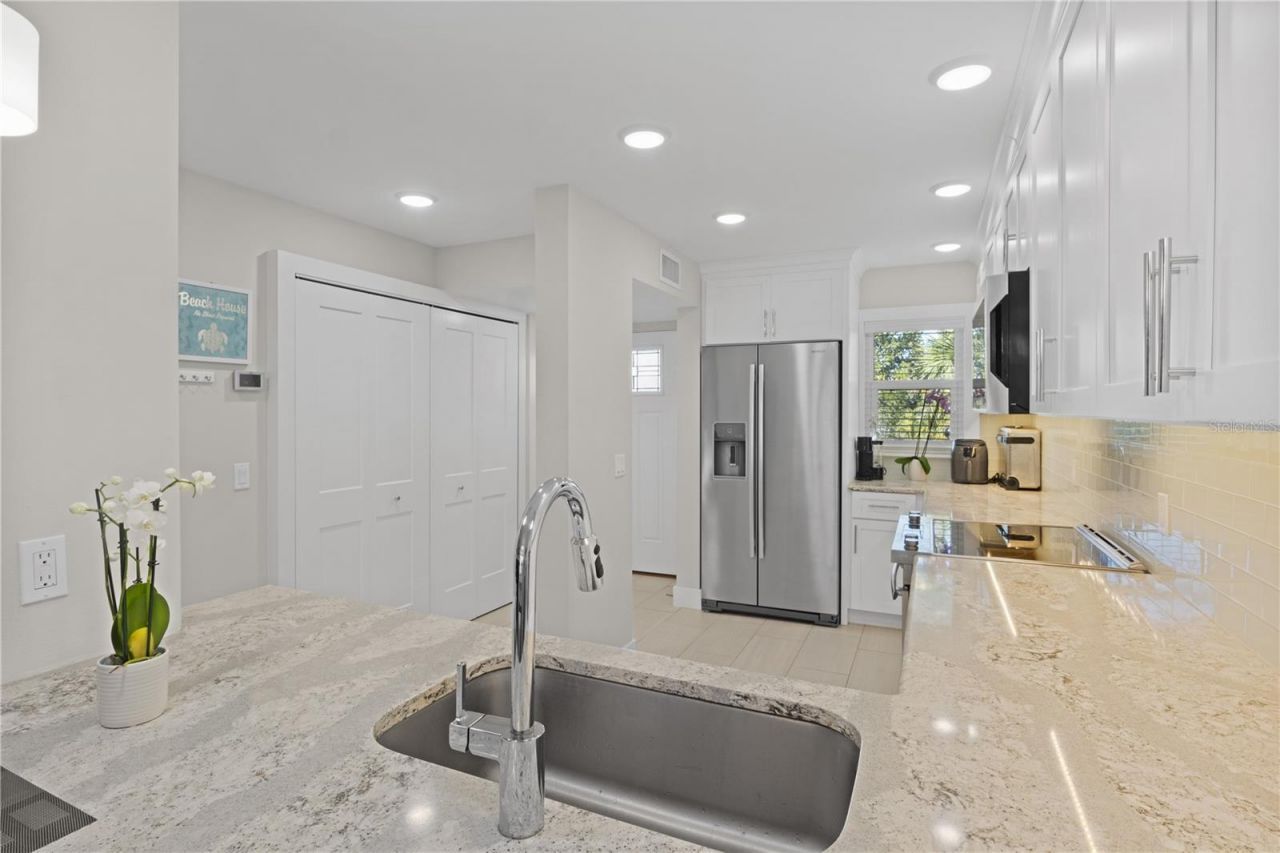 5608 Gulf Drive, Unit 114, Holmes Beach, FL 34217 Photo