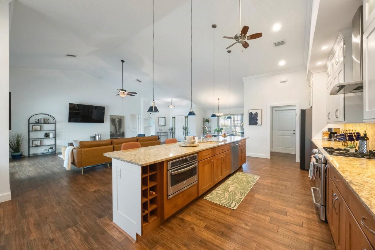 826 Christina Circle, Oldsmar, FL 34677 Photo