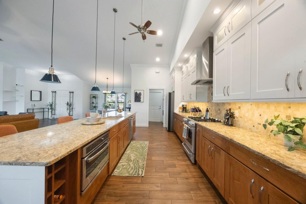 826 Christina Circle, Oldsmar, FL 34677 Photo