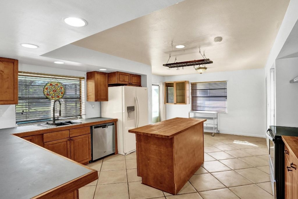 1955 NW 108th Ln, Coral Springs, FL 33071 Photo