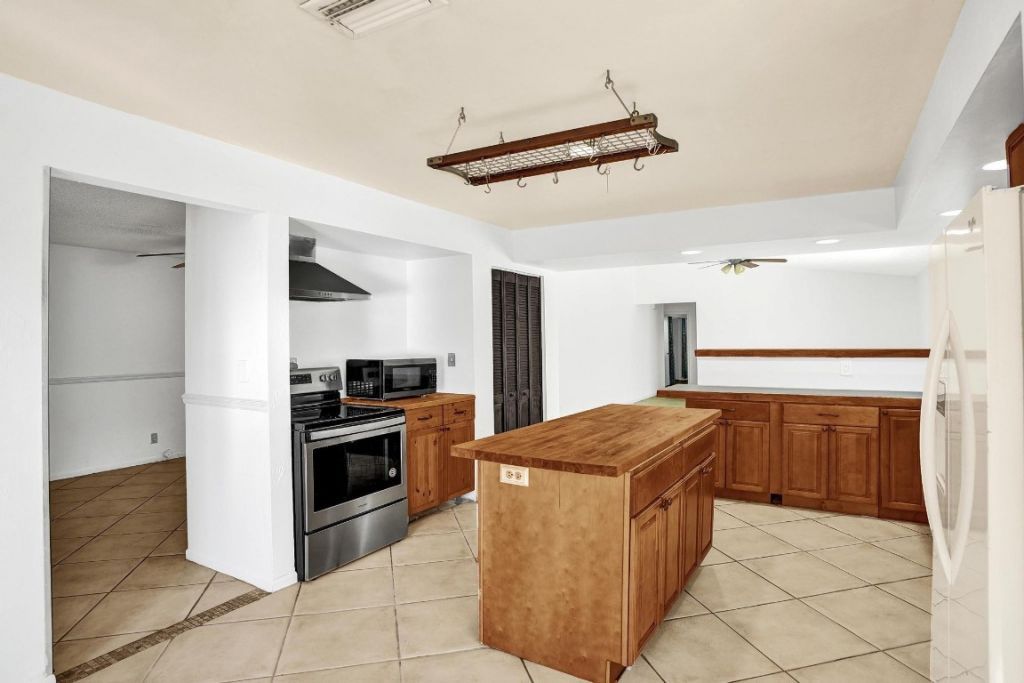 1955 NW 108th Ln, Coral Springs, FL 33071 Photo