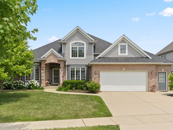 311 Alden Drive, Sycamore, IL 60178