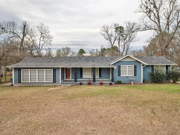 1215 Andrews Street , Kilgore, TX 75662