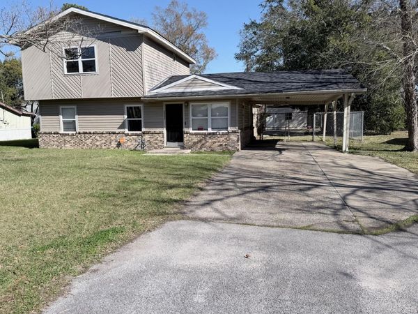 2002 Forrest Street, Pascagoula, MS 39581