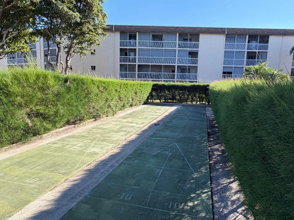 100 Village Green Circle, Unit 312, Palm Springs, FL 33461 Photo