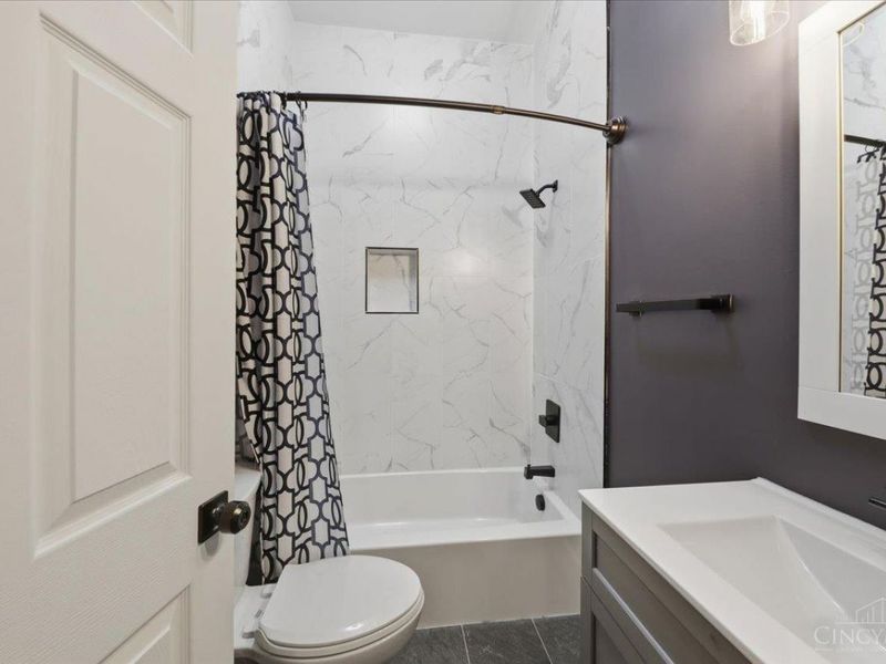 142 E Clifton Avenue, Cincinnati, OH 45202 Photo 11