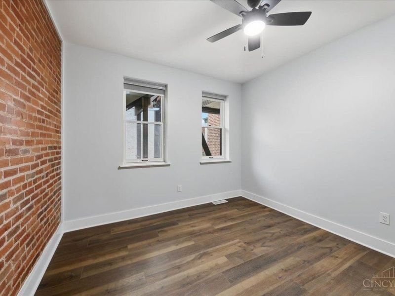 142 E Clifton Avenue, Cincinnati, OH 45202 Photo 22