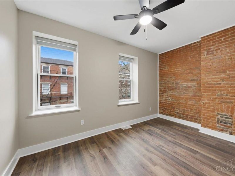 142 E Clifton Avenue, Cincinnati, OH 45202 Photo 23
