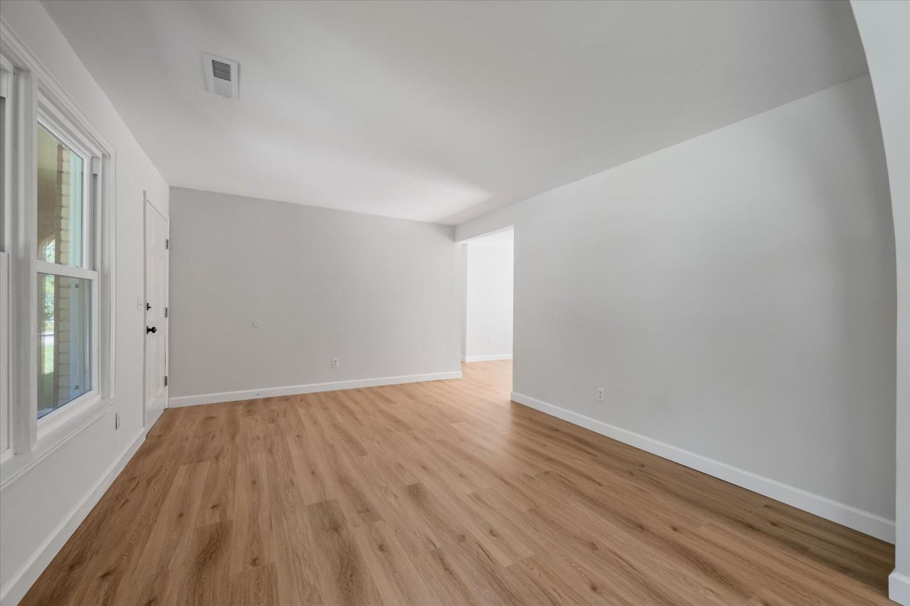 4449 Garwood Drive Photo 6