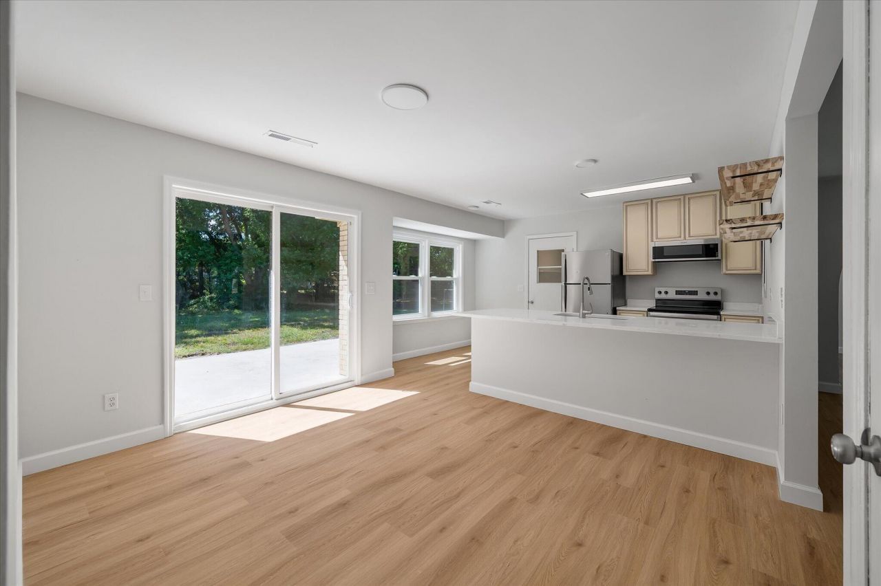 4449 Garwood Drive Photo 9