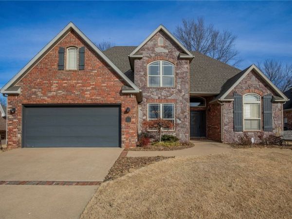 6815 W Shadow Valley Road, Rogers, AR 72758