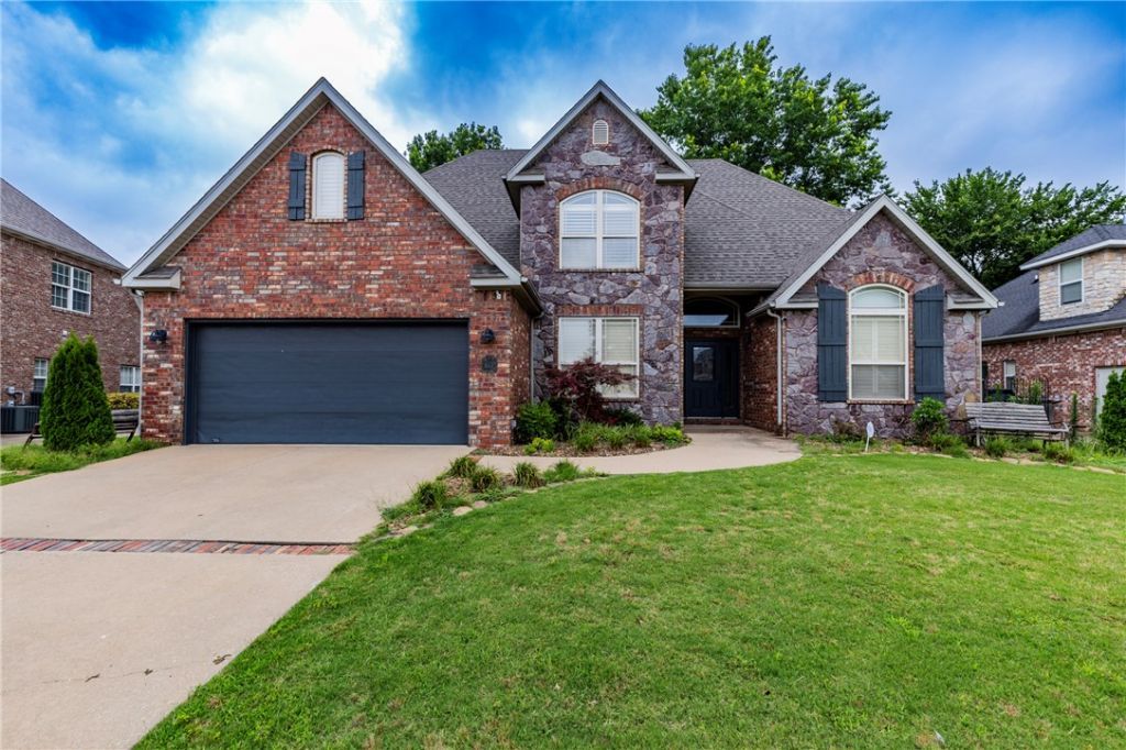 6815 W Shadow Valley Road, Rogers, AR 72758 Main Photo