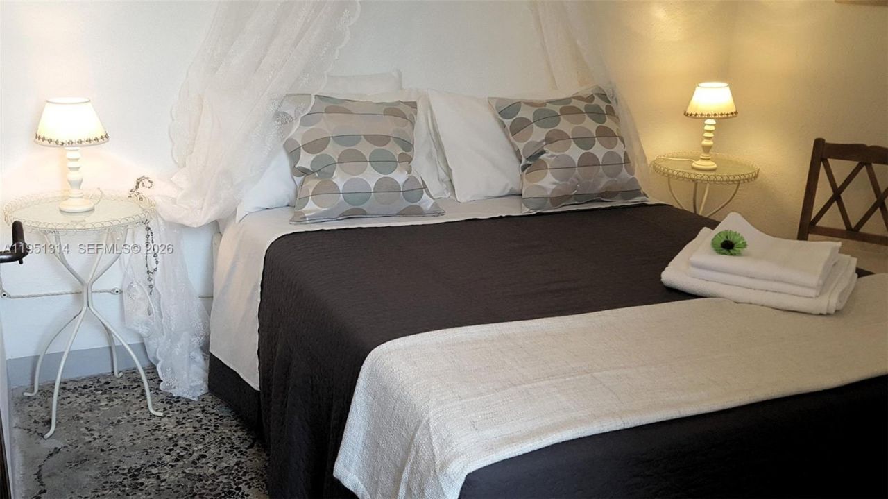 11 Vaggi Mura, , FL 00000 Photo