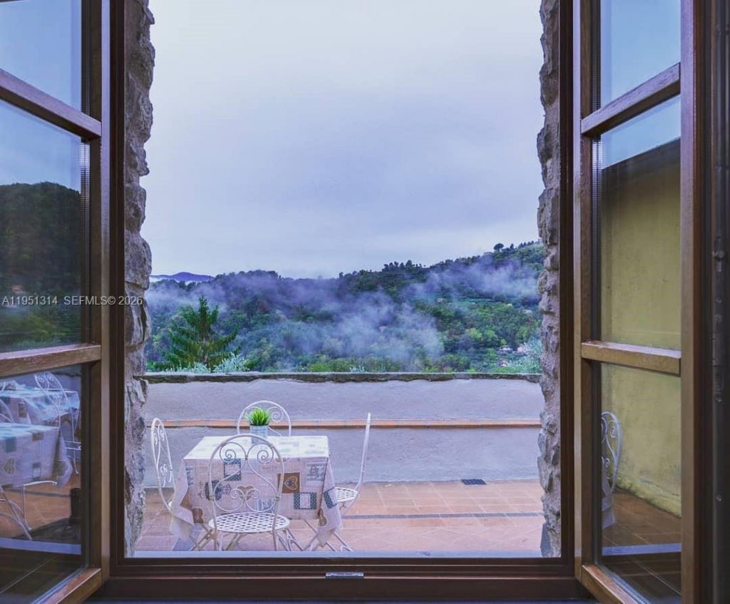 11 Vaggi Mura, , FL 00000 Photo