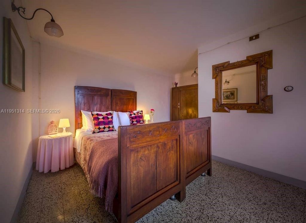 11 Vaggi Mura, , FL 00000 Photo