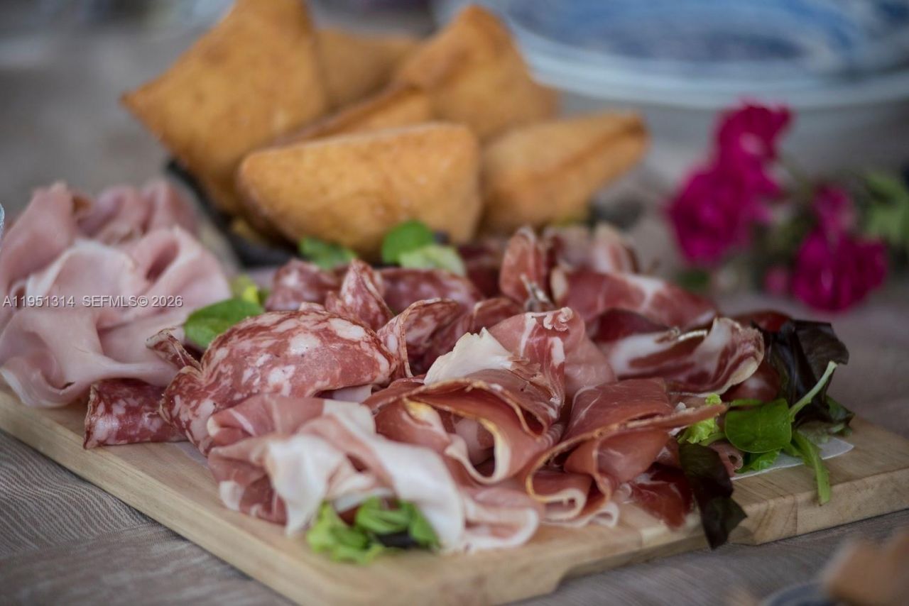 11 Vaggi Mura, , FL 00000 Photo