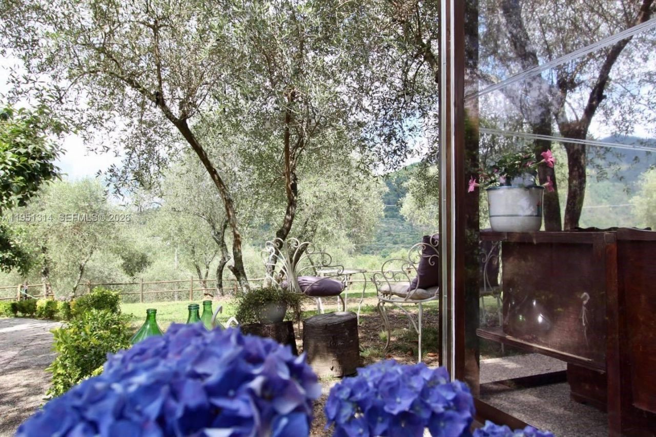 11 Vaggi Mura, , FL 00000 Photo