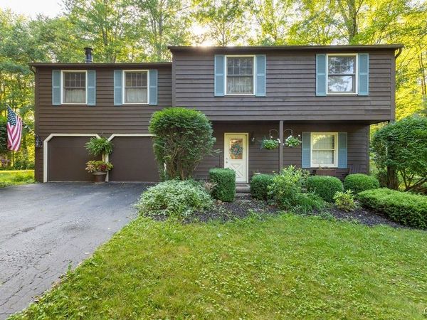 8742 Tallwood Ridge, Baldwinsville, NY 13027