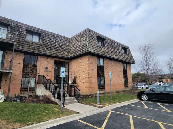 1 Oak Creek Drive, Unit 1308, Buffalo Grove, IL 60089