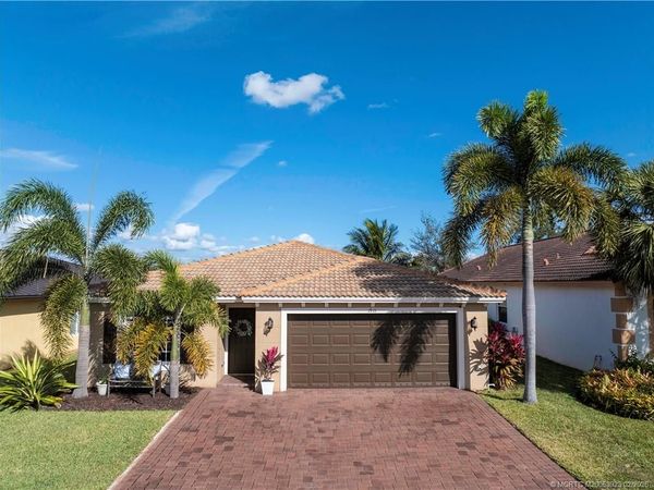 1911 SW Jamesport Drive, Port St Lucie, FL 34953