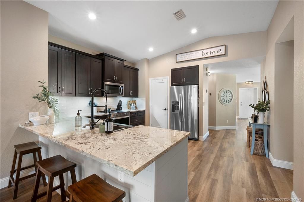 1911 SW Jamesport Drive, Port Saint Lucie, FL 34953 Photo