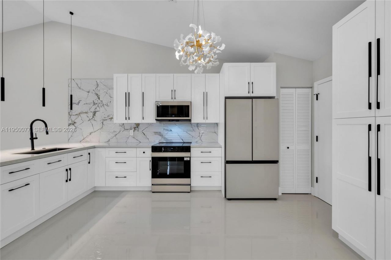 7889 Lake Sands Dr, Delray Beach, FL 33446 Main Photo