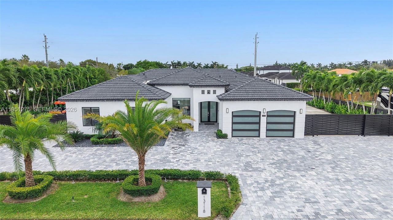 13118 SW 215th Ter, Miami, FL 33177 Photo