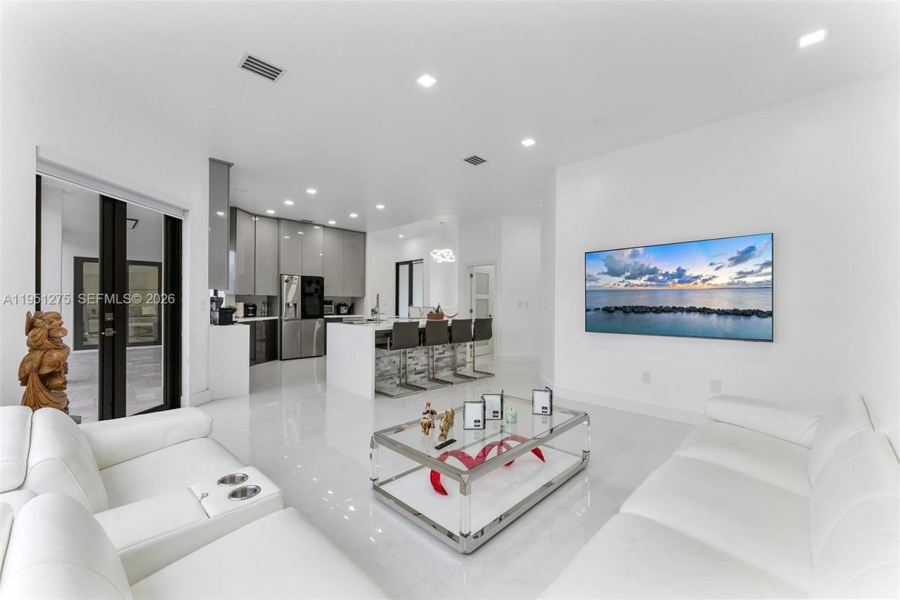 13118 SW 215th Ter, Miami, FL 33177 Photo