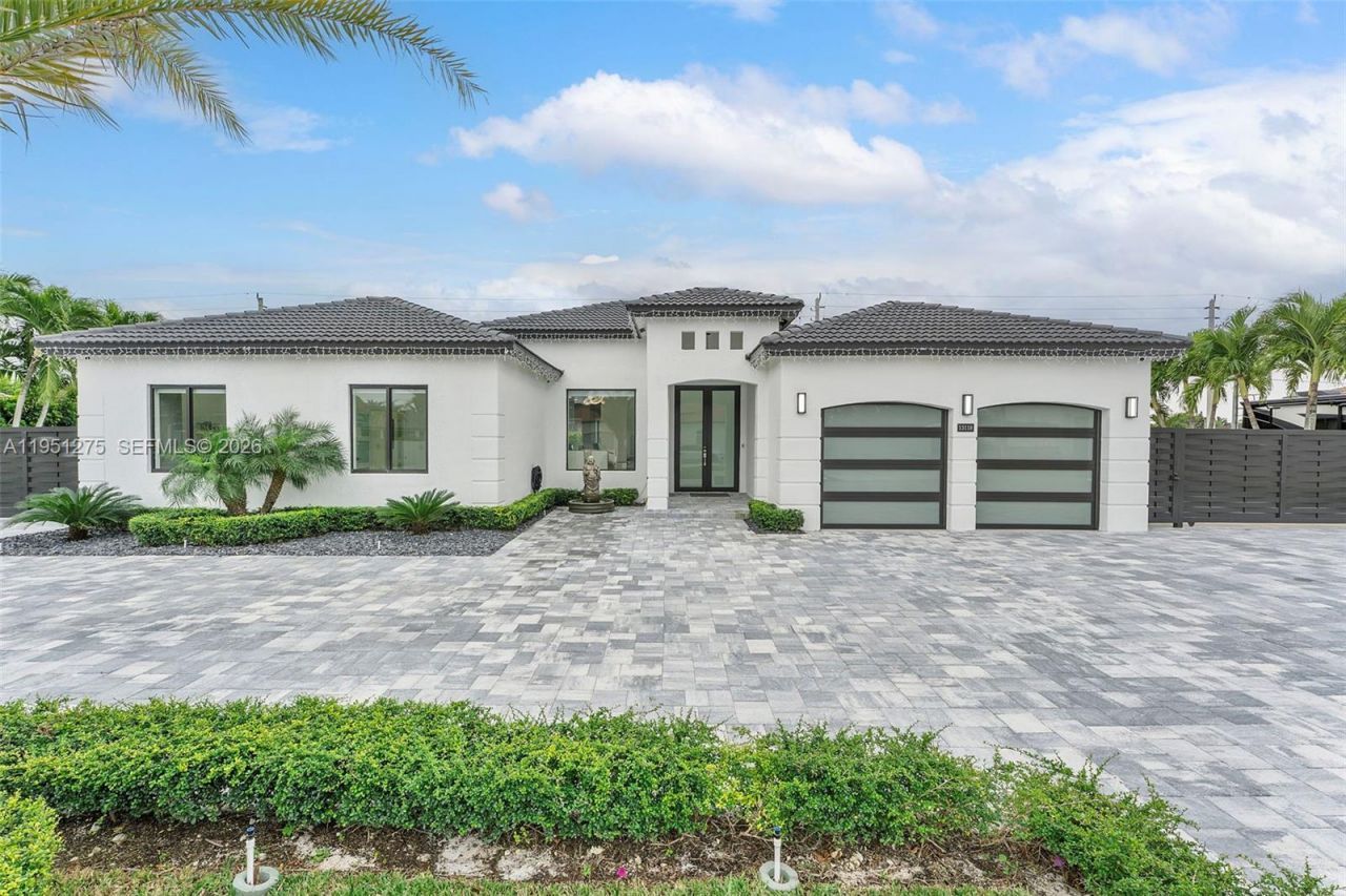 13118 SW 215th Ter, Miami, FL 33177 Photo