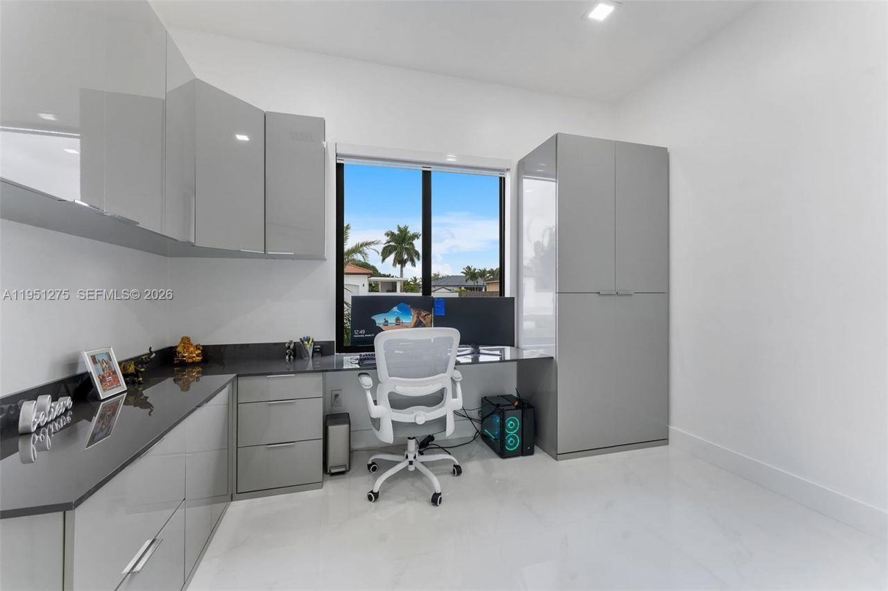 13118 SW 215th Ter, Miami, FL 33177 Photo