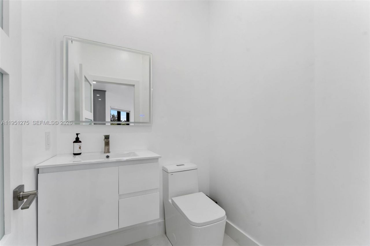 13118 SW 215th Ter, Miami, FL 33177 Photo