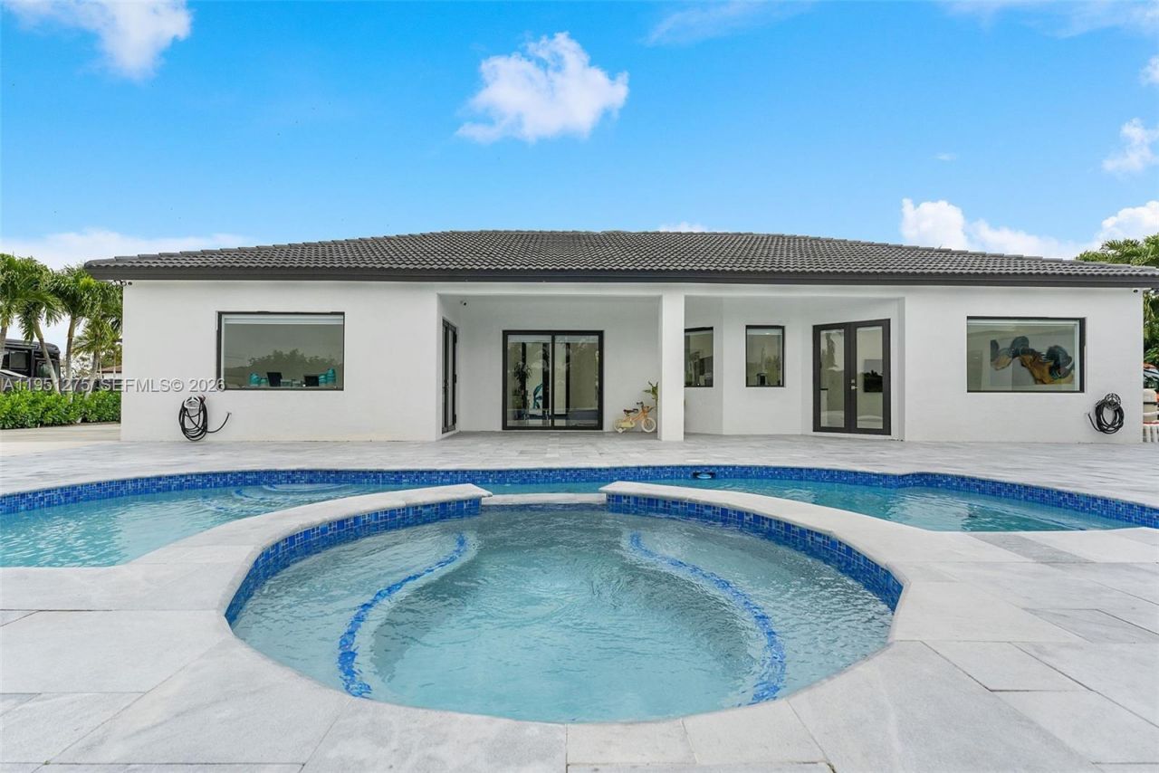 13118 SW 215th Ter, Miami, FL 33177 Photo