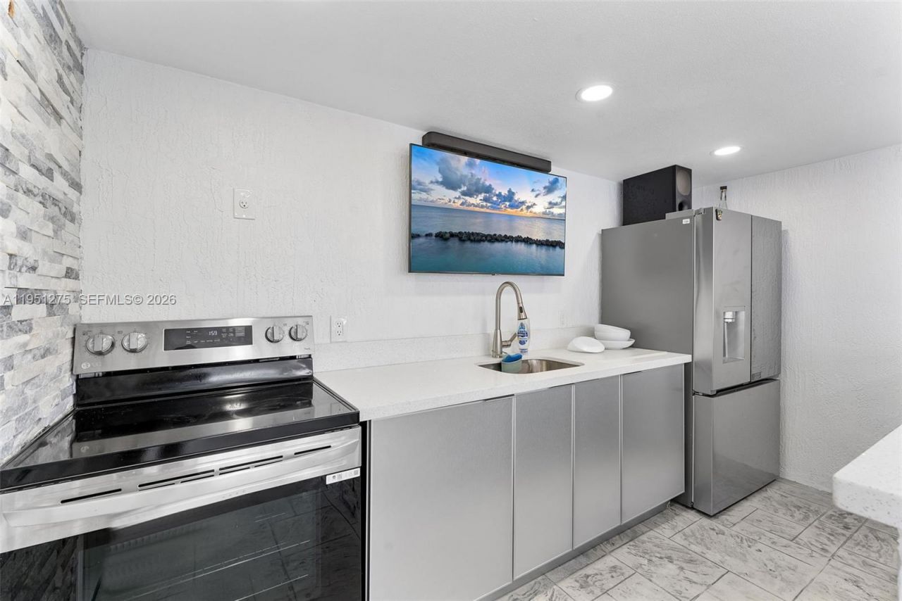 13118 SW 215th Ter, Miami, FL 33177 Photo