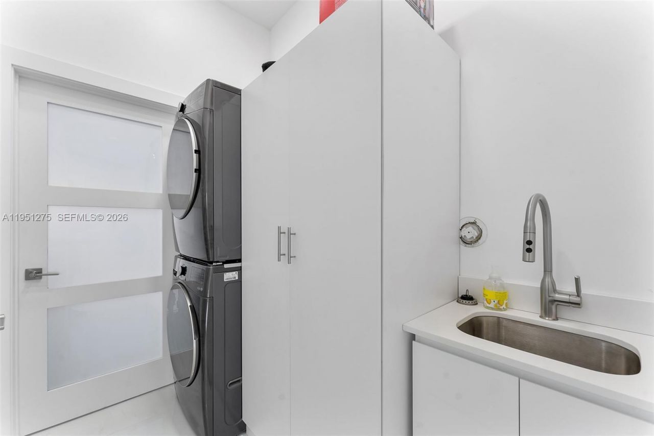 13118 SW 215th Ter, Miami, FL 33177 Photo