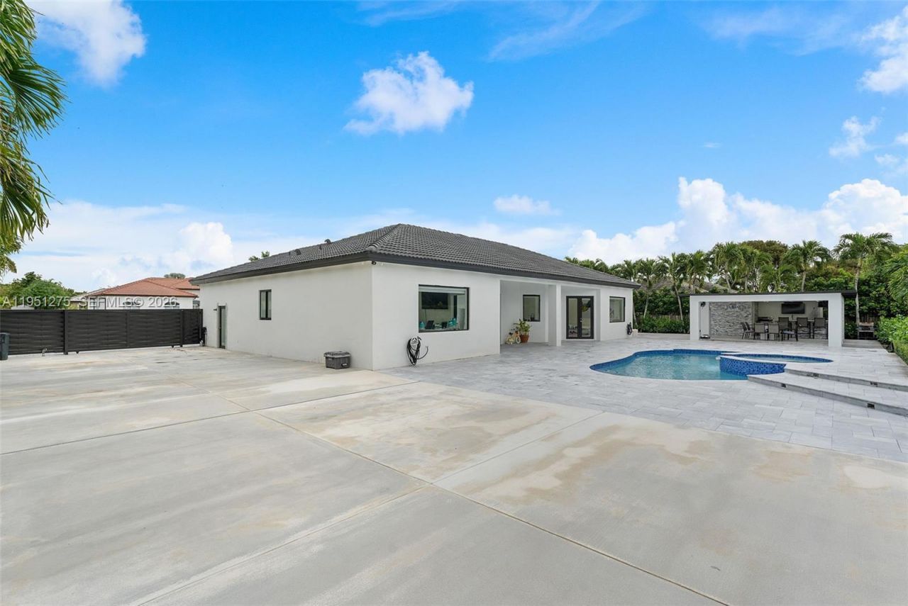 13118 SW 215th Ter, Miami, FL 33177 Photo