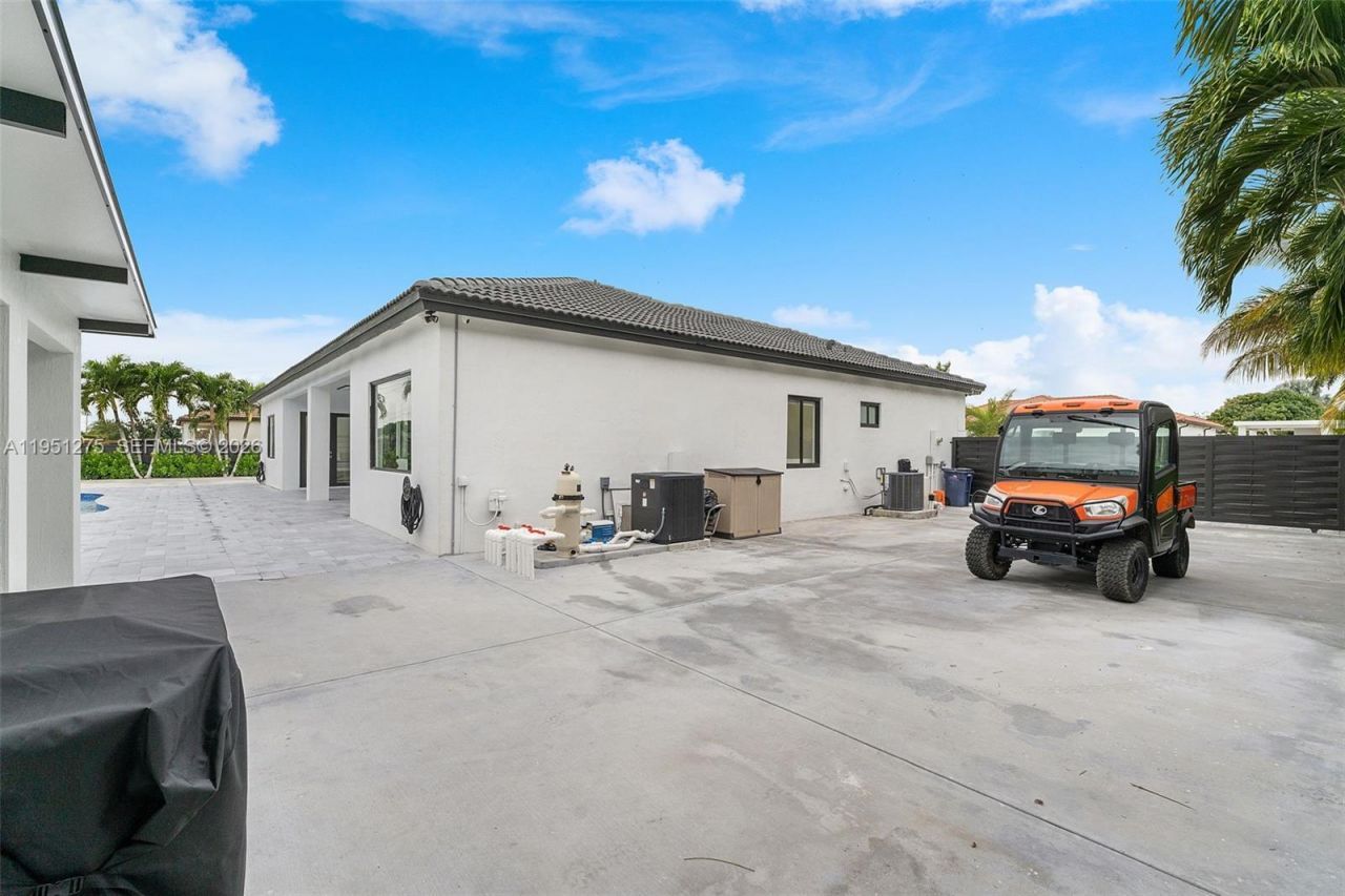 13118 SW 215th Ter, Miami, FL 33177 Photo