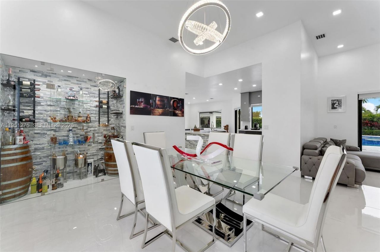 13118 SW 215th Ter, Miami, FL 33177 Photo