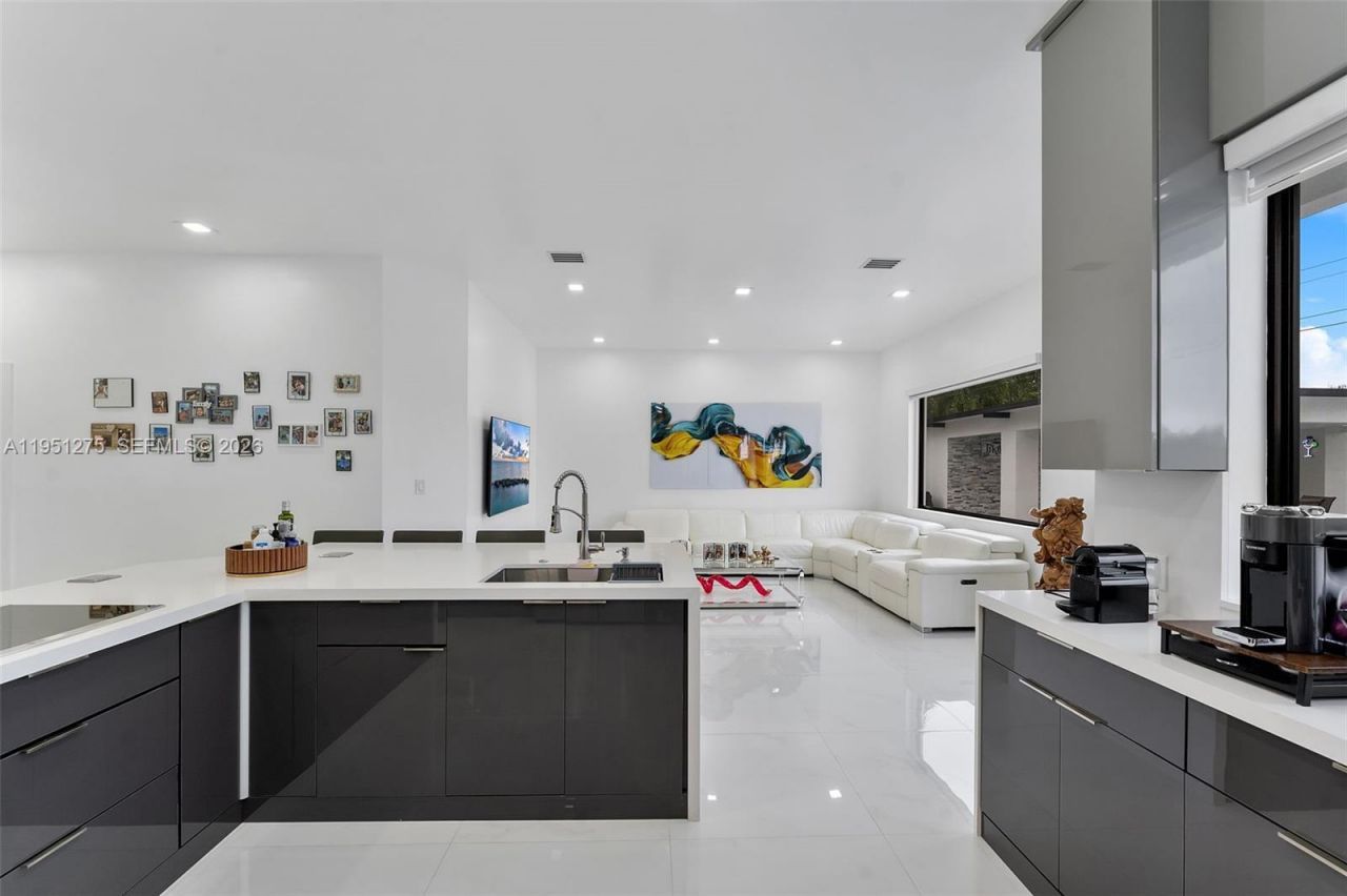 13118 SW 215th Ter, Miami, FL 33177 Photo