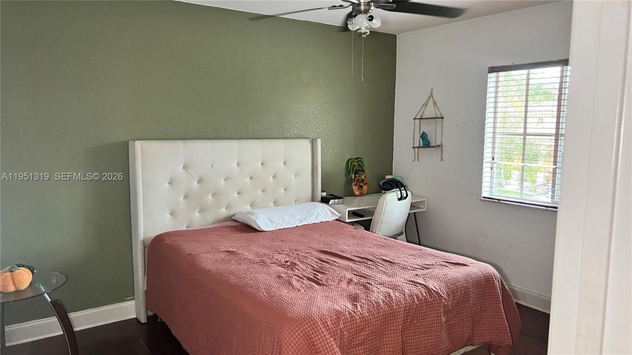 956 NW 206th Ter, Miami Gardens, FL 33169 Photo